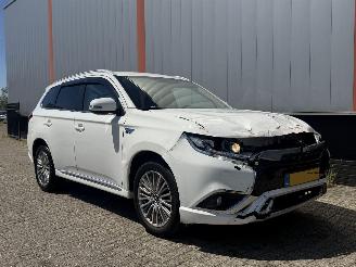 Avarii autoturisme Mitsubishi Outlander 2.5 PHEV Intense + 2020/1