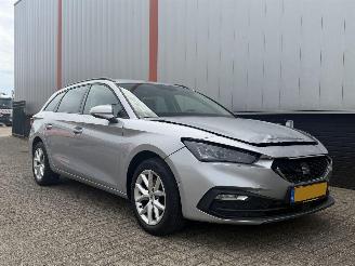 krockskadad bil auto Seat Leon 1.0 TSI 2022/1