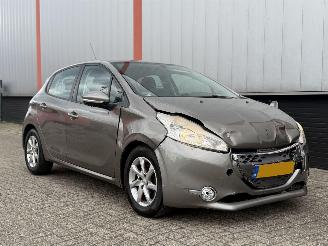 Unfallwagen Peugeot 208 1.4 e-HDi Blue Lease 2012/1