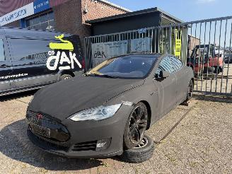 Unfallwagen Tesla Model S NO PAPERS !!!  85 Signature Performance 2013/1