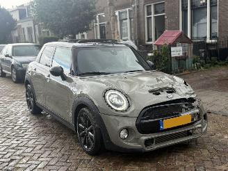 skadebil auto Mini Cooper S 2.0 Cooper S Chili HARMON PANO NAP! 2018/1