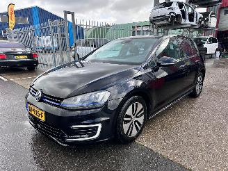 damaged passenger cars Volkswagen Golf 1.4 TSI / GTE 2016/11