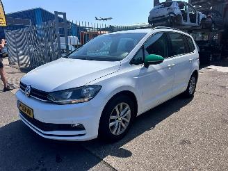 Auto incidentate Volkswagen Touran 1.0 TSI 7 PERSOON 2019/6
