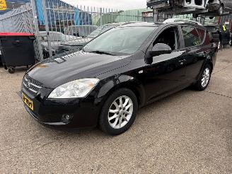 Damaged car Kia Cee d 1.6 ALL STARS 2008/9