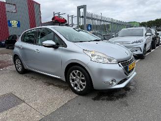Peugeot 208 1.2 VTI ACTIVE picture 3