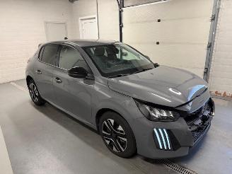 Unfallwagen Peugeot 208  2025/4