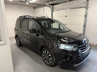 Schadeauto Renault Kangoo  2022/2