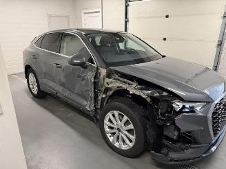 Unfallwagen Audi Q3  2022/9