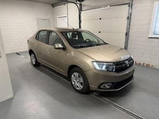 Vaurioauto  passenger cars Dacia Logan  2019/8