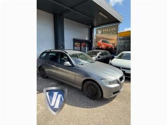 Vrakbiler auto BMW 3-serie  2010/8