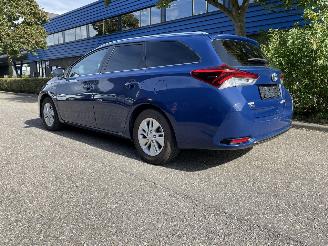 Voiture accidenté Toyota Auris 1.8 hybrid 2016/5