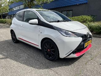 Toyota Aygo 5drs x-play picture 4