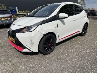 Toyota Aygo 5drs x-play picture 6