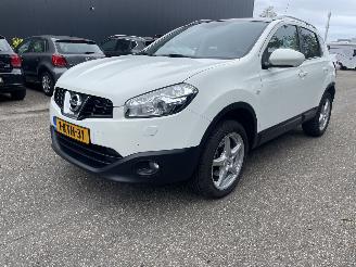 Auto incidentate Nissan Qashqai 2.0 aut. 2013/8