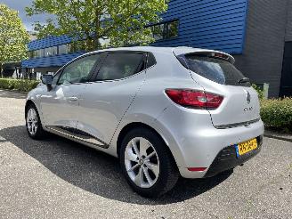 Damaged car Renault Clio 5drs airco 2018/5