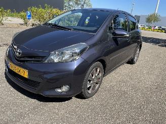 uszkodzony samochody osobowe Toyota Yaris 1.3 5drs 2012/7