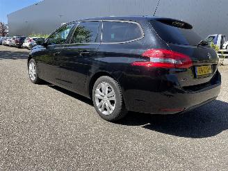 Vaurioauto  passenger cars Peugeot 308 1.6hdi 88kw 2015/12