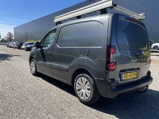 Vaurioauto  passenger cars Citroën Berlingo 1.6hdi 2015/11