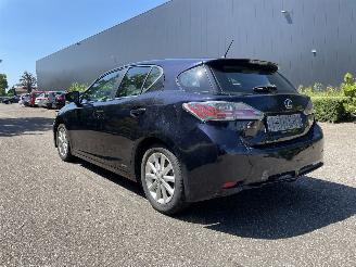 Vaurioauto  passenger cars Lexus Ct 1.8 hybrid 2011/10