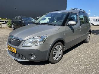 Coche accidentado Skoda Roomster 1.2 tsi 2012/6