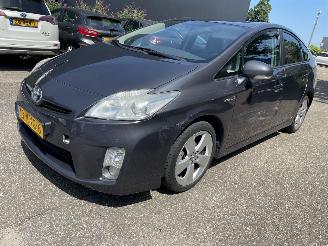 Damaged car Toyota Prius 1.8 hybrid 2010/1