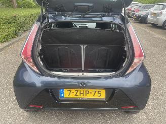 Toyota Aygo 5drs xplay picture 13