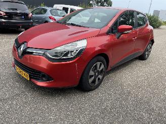 Voiture accidenté Renault Clio 0.9T 5DRS 2013/12