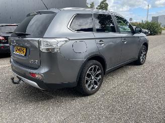 Schadeauto Mitsubishi Outlander 2.0 Plug in LPG 2015/10
