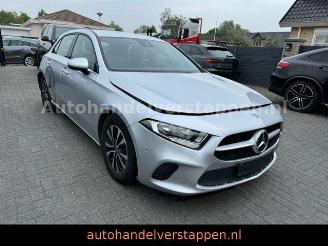 Coche accidentado Mercedes A-klasse d DAB+ Navigation 106co2 2019/11