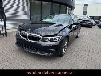 Damaged car BMW 3-serie d Touring Sport Line 110KW Leder Navi LED 2021/5
