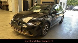 skadebil auto Volkswagen Polo VI Life 70 TSI NAVI+ R-CAM 2024/4