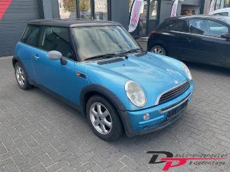 Vrakbiler auto Mini Mini Mini One/Cooper (R50), Hatchback, 2001 / 2007 1.6 16V One 2004/1