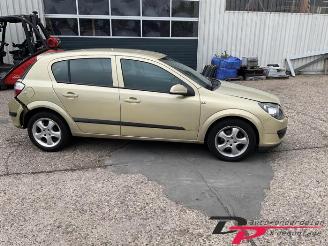 Opel Astra Astra H (L48), Hatchback 5-drs, 2004 / 2010 1.6 16V Twinport picture 5
