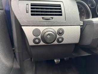 Opel Astra Astra H GTC (L08), Hatchback 3-drs, 2005 / 2011 1.8 16V picture 26