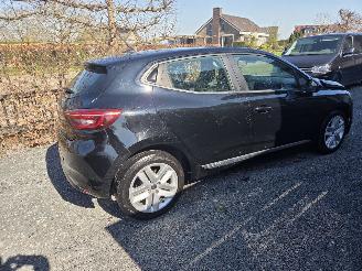 Renault Clio  picture 2