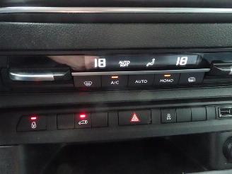 Peugeot Expert 227S 2.0 BlueHDI 180 Premium Pack 3 zits picture 12