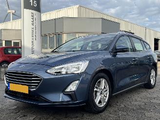 Damaged car Ford Focus Wagon 1.0 EcoBoost Trend Edition Business 2019/3