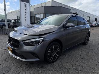 krockskadad bil auto Mercedes B-klasse 250 e Star Edition AMG Line Plus 2025/1