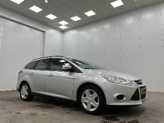 Unfallwagen Ford Focus Wagon 1.0 EcoBoost Airco 2013/4