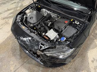 Mercedes Cla-klasse Shootingbrake 180 100kW Automaat Premium Plus picture 27