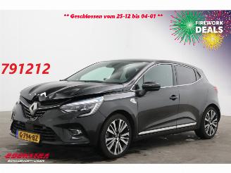 Vaurioauto  passenger cars Renault Clio 1.3 TCe Initiale Paris LED 360° Leder Navi Clima SHZ PDC 2019/8