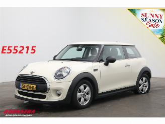 skadebil auto Mini One 1.5 3-drs Cruise Navi Bluetooth LMV 2018/4
