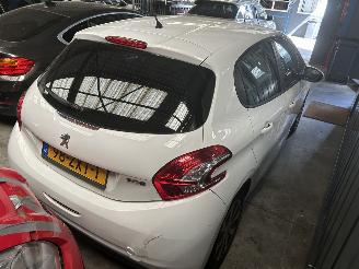 Peugeot 208 1.2 VTI  Active picture 8