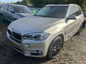Unfallwagen BMW X5 xDrive 35i High Executive  Automaat 2015/2