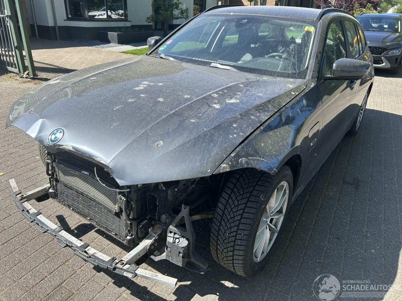 BMW 3-serie 320e Touring xDrive Business Automaat