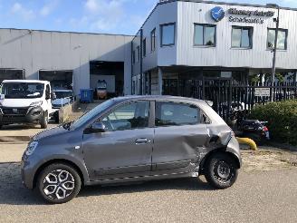Vaurioauto  passenger cars Renault Twingo Electric 2021/12