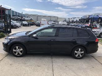 Vaurioauto  passenger cars Volkswagen Golf 12tsi Variant AIRCO NAVI 2014/5