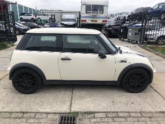 demontáž osobní automobily Mini Mini ONE Airco 66kW 2005/4