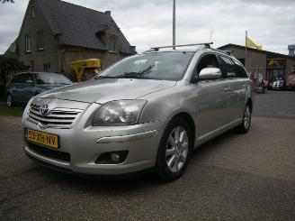 Damaged car Toyota Avensis 2.0 16_V D-4D-F (ADT250; SB1ED) LUNA MET OA CLIMA, ENZ 2007/6