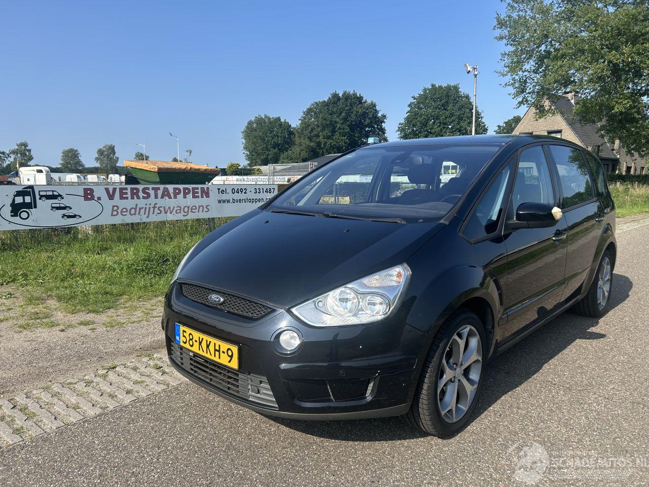 Ford S-Max 2.0 Titanium 5p. MOTORSCHADE !